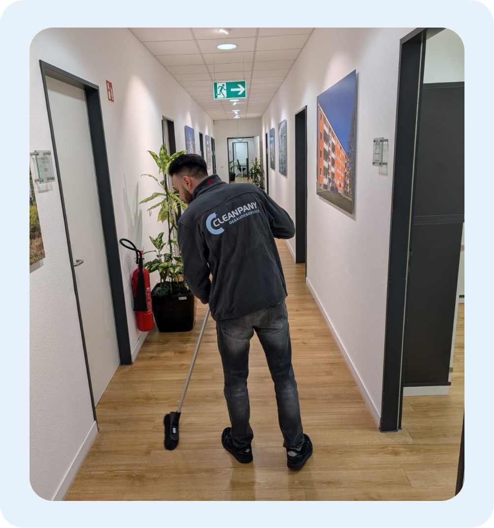 Cleanpany bei Unterhalltsreinigung Büro